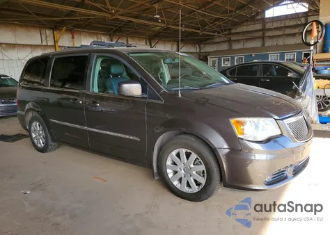 2016 Chrysler Town & Country Touring z USA, uszkodzony, nr VIN 2C4RC1BG6GR112445